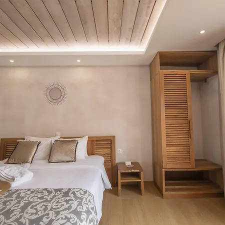 Ekati Hotel 4*
